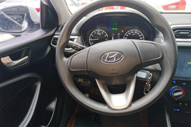 Used Hyundai Verna (older generation) 2017 1.4L Manual Huancai Edition China V Standard Steering Wheel