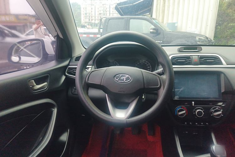 Used Hyundai Verna (older generation) 2017 1.4L Manual Huancai Edition China V Standard Steering Wheel
