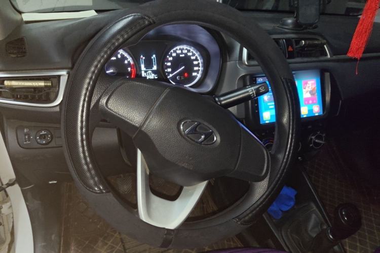 Used Hyundai Verna (older generation) 2017 1.4L Manual Refreshed Version China V Standard Steering Wheel