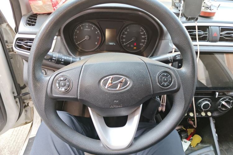 Used Hyundai Verna (older generation) 2017 1.4L Manual Huancai Connected Version China VI Steering Wheel