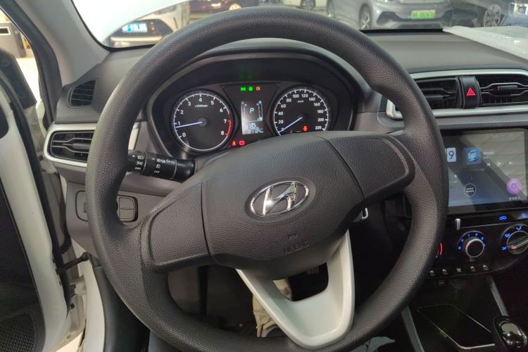 Used Hyundai Verna (older generation) 2017 1.4L Automatic YueXiang Edition China V-standard Steering Wheel