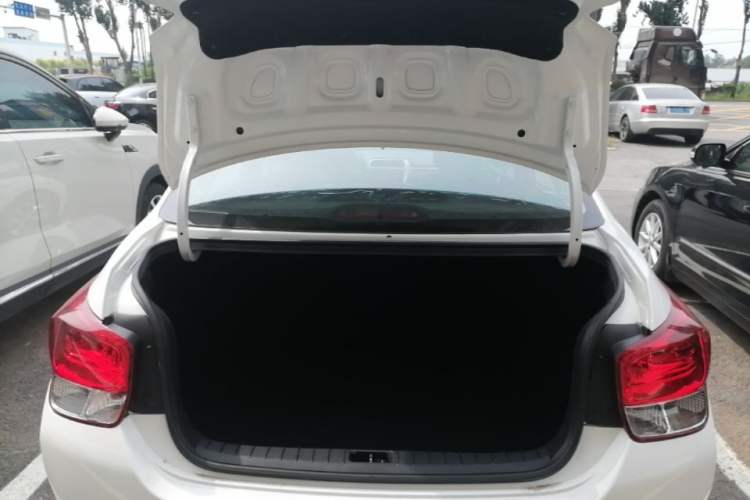 Used Hyundai Verna (older generation) 2017 1.4L Manual Refreshed Version China V Standard Trunk