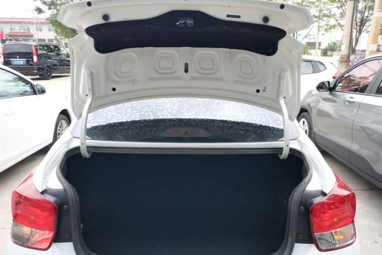 Used Hyundai Verna (older generation) 2017 1.4L Manual Refreshed Version China V Standard Trunk
