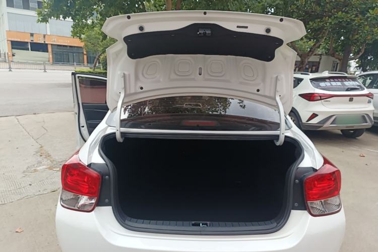 Used Hyundai Verna (older generation) 2017 1.4L Manual Refreshed Version China V Standard Trunk