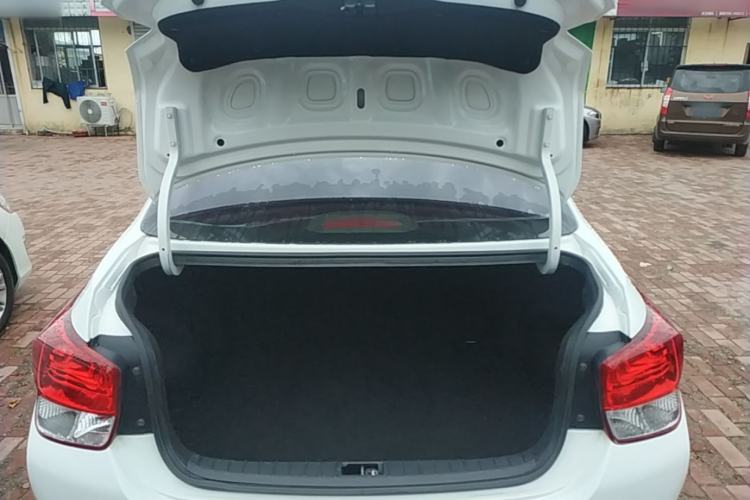 Used Hyundai Verna (older generation) 2017 1.4L Manual Refreshed Version China V Standard Trunk