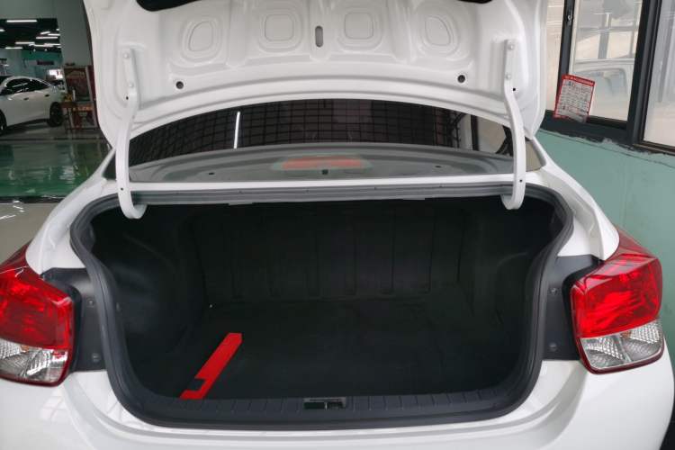 Used Hyundai Verna (older generation) 2017 1.4L Automatic YueXiang Edition China V-standard Trunk