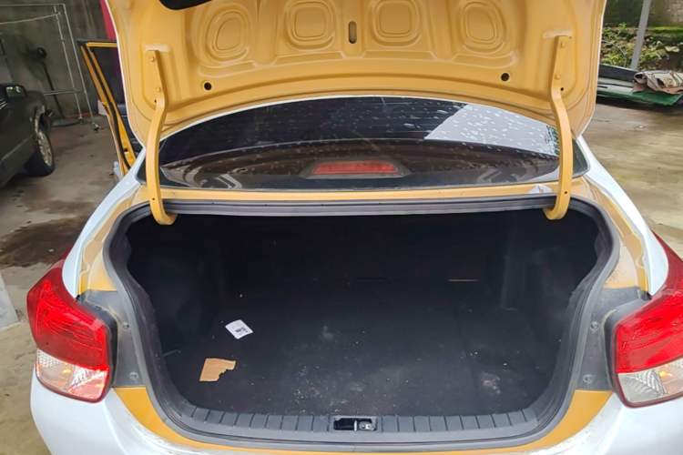 Used Hyundai Verna (older generation) 2017 1.4L Automatic YueXiang Edition China V-standard Trunk