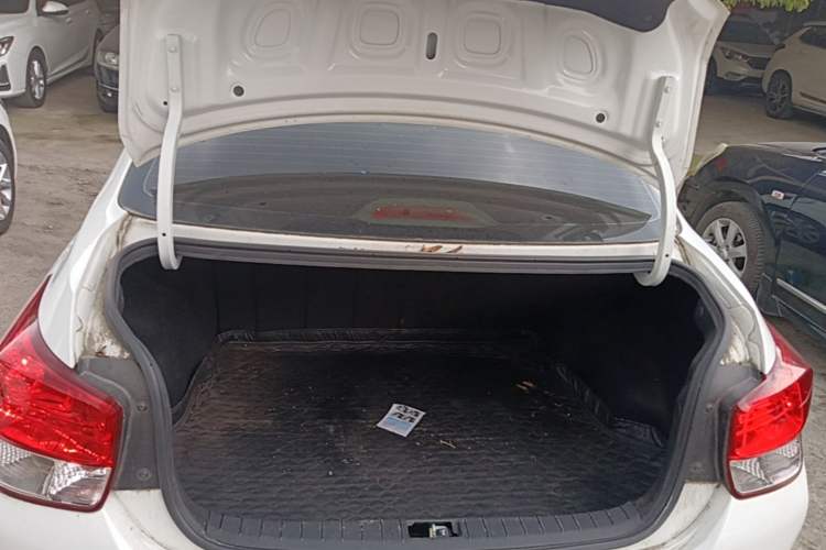Used Hyundai Verna (older generation) 2017 1.4L Manual Refreshed Version China VI Standard Trunk
