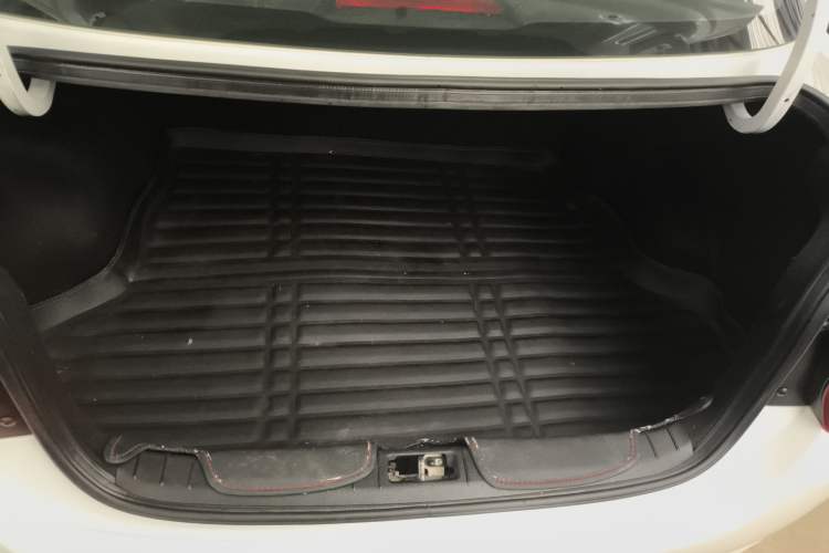 Used Hyundai Verna (older generation) 2017 1.4L Manual Refreshed Version China V Standard Trunk