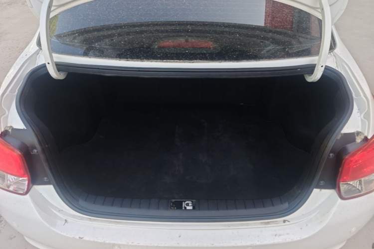 Used Hyundai Verna (older generation) 2017 1.4L Manual Huancai Edition China VI Trunk