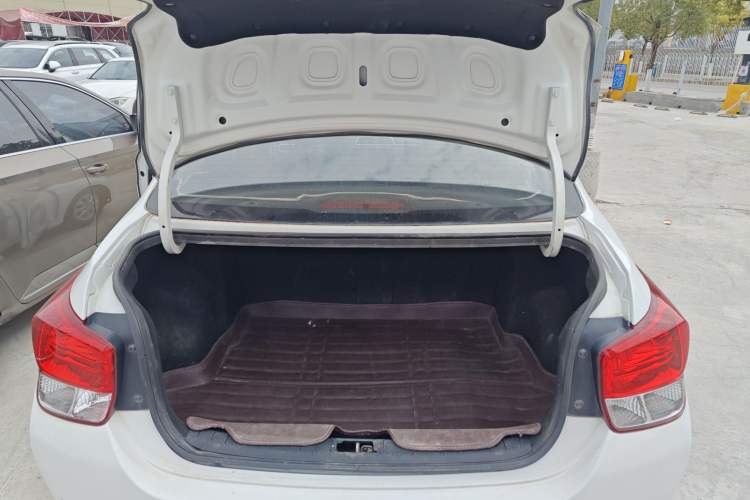 Used Hyundai Verna (older generation) 2017 1.4L Automatic YueXiang Edition China V-standard Trunk