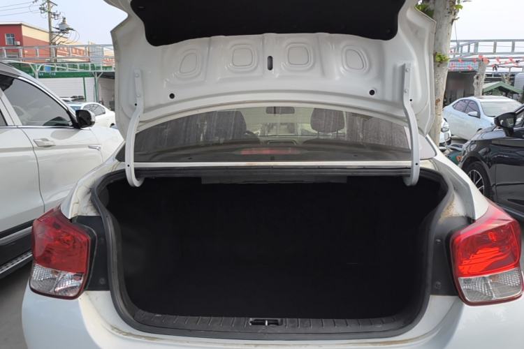Used Hyundai Verna (older generation) 2017 1.4L Manual Refreshed Version China VI Standard Trunk