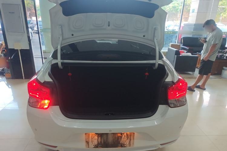 Used Hyundai Verna (older generation) 2017 1.4L Automatic YueXiang Edition China V-standard Trunk