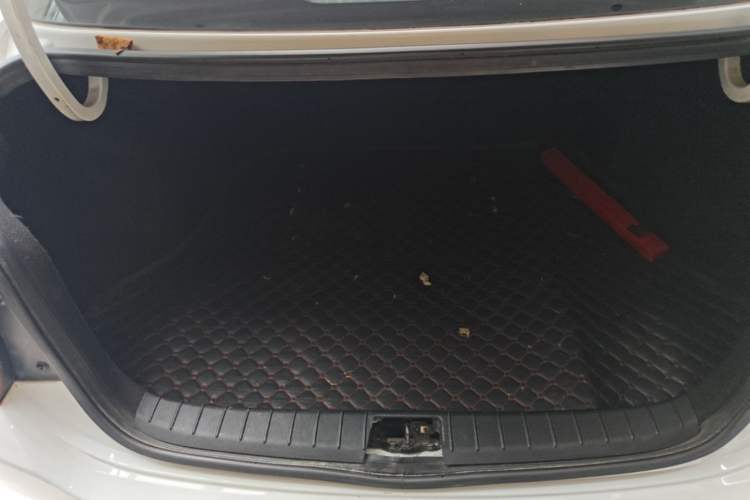 Used Hyundai Verna (older generation) 2017 1.4L Manual Huancai Edition China V Standard Trunk