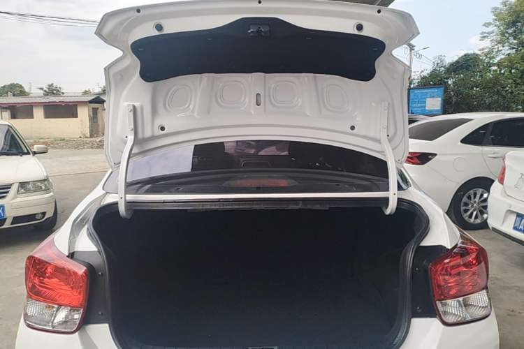 Used Hyundai Verna (older generation) 2017 1.4L Automatic YueXiang Edition China VI Standard Trunk