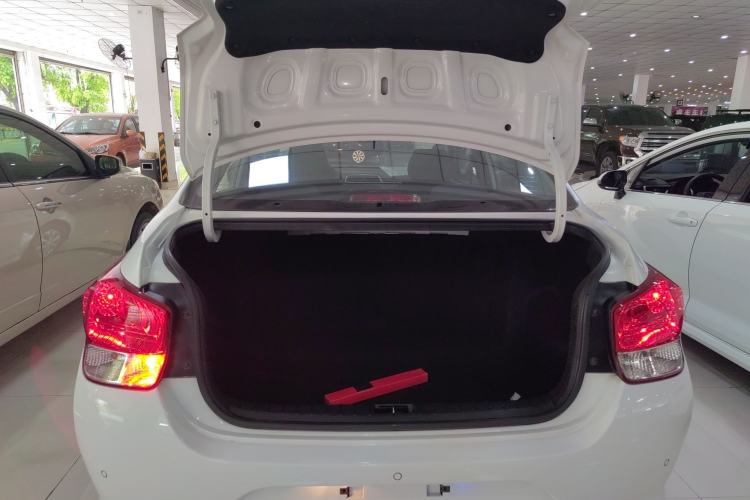 Used Hyundai Verna (older generation) 2017 1.4L Automatic YueXiang Edition China V-standard Trunk