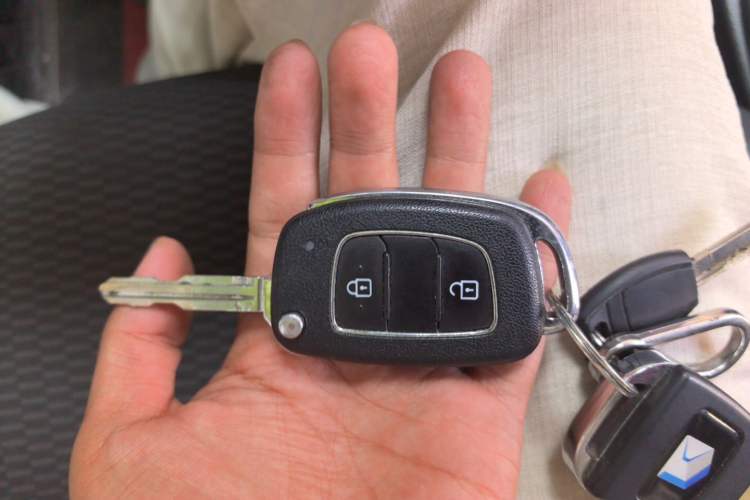 Used Hyundai Verna (older generation) 2017 1.4L Manual Refreshed Version China V Standard Vehicle Key