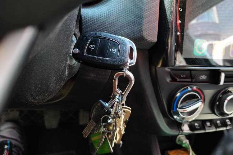 Used Hyundai Verna (older generation) 2017 1.4L Manual Refreshed Version China V Standard Vehicle Key