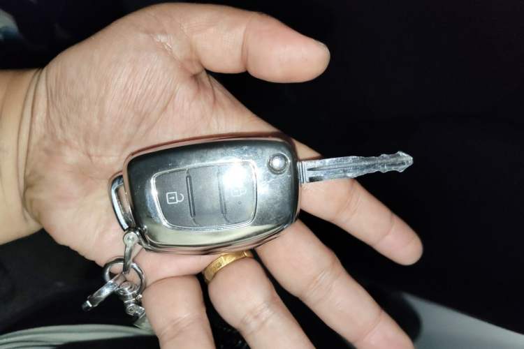 Used Hyundai Verna (older generation) 2017 1.4L Manual Refreshed Version China V Standard Vehicle Key