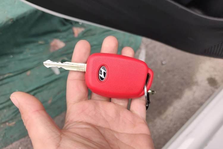 Used Hyundai Verna (older generation) 2017 1.4L Manual Huancai Edition China V Standard Vehicle Key