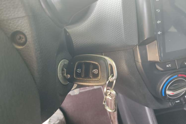 Used Hyundai Verna (older generation) 2017 1.4L Manual Refreshed Version China V Standard Vehicle Key