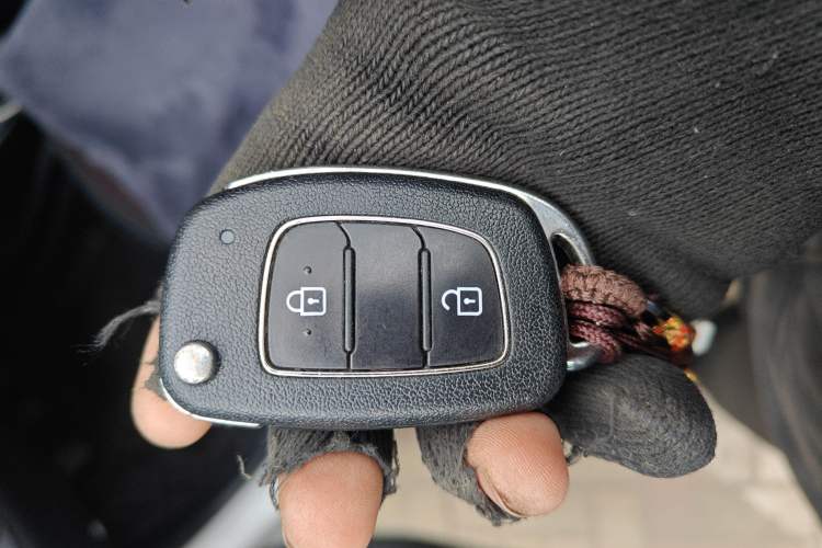 Used Hyundai Verna (older generation) 2017 1.4L Manual Refreshed Version China V Standard Vehicle Key