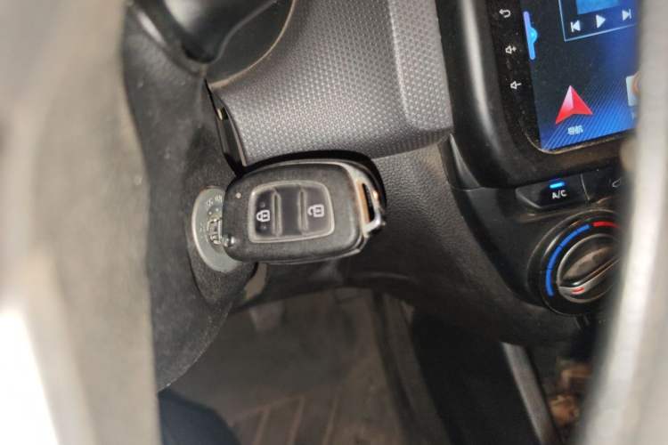 Used Hyundai Verna (older generation) 2017 1.4L Manual Refreshed Version China V Standard Vehicle Key