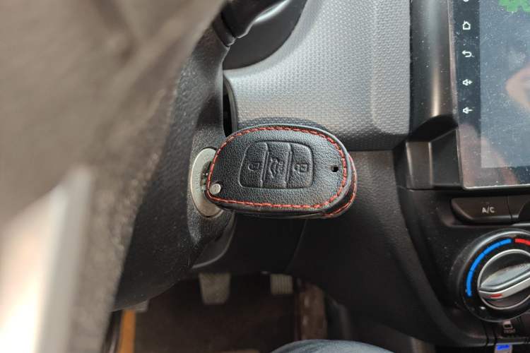 Used Hyundai Verna (older generation) 2017 1.4L Manual Refreshed Version China V Standard Vehicle Key