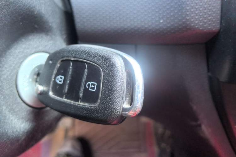 Used Hyundai Verna (older generation) 2017 1.4L Manual Refreshed Version China VI Standard Vehicle Key