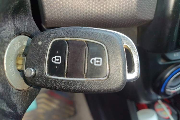 Used Hyundai Verna (older generation) 2017 1.4L Manual Refreshed Version China V Standard Vehicle Key