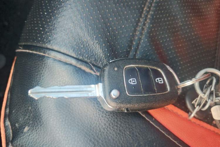 Used Hyundai Verna (older generation) 2017 1.4L Manual Huancai Edition China V Standard Vehicle Key