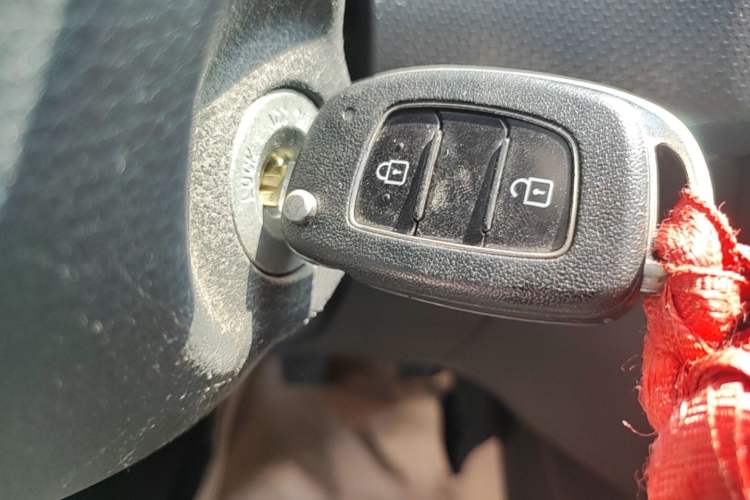 Used Hyundai Verna (older generation) 2017 1.4L Manual Refreshed Version China VI Standard Vehicle Key