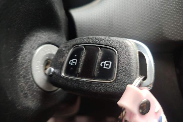 Used Hyundai Verna (older generation) 2017 1.4L Manual Refreshed Version China VI Standard Vehicle Key