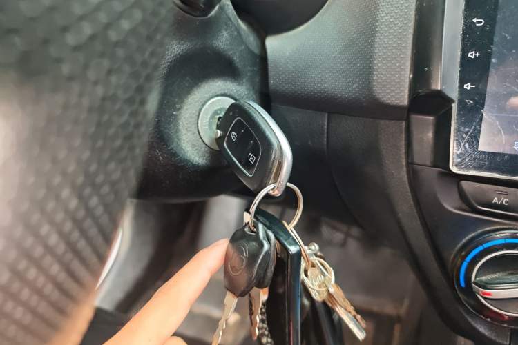 Used Hyundai Verna (older generation) 2017 1.4L Manual Huancailian Connected Version China V Standard Vehicle Key