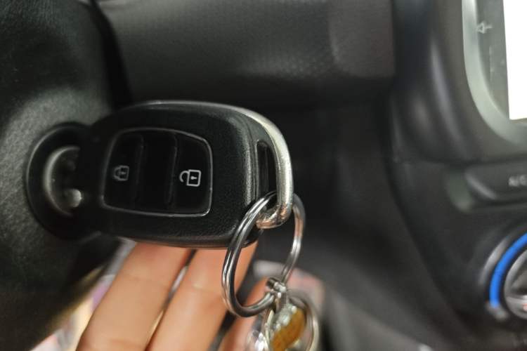 Used Hyundai Verna (older generation) 2017 1.4L Automatic YueXiang Edition China V-standard Vehicle Key