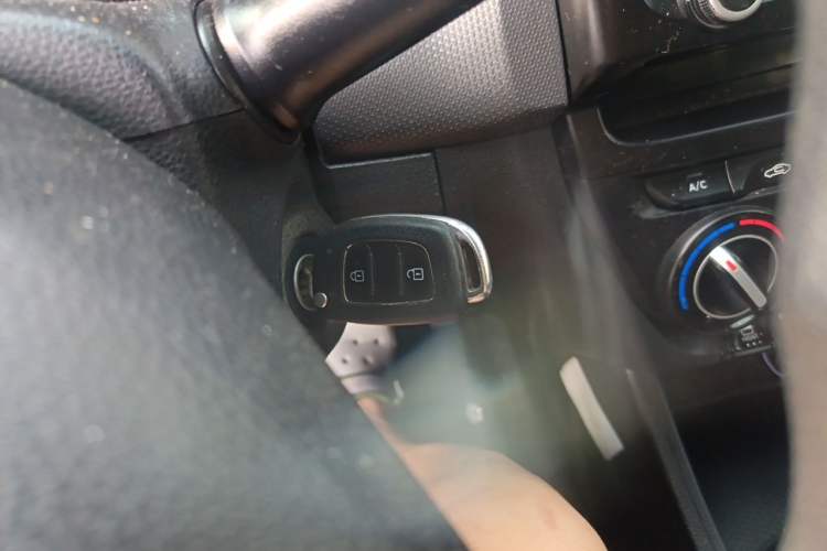 Used Hyundai Verna (older generation) 2017 1.4L Manual Huancai Edition China V Standard Vehicle Key
