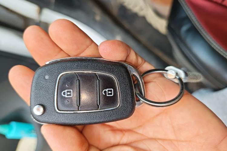 Used Hyundai Verna (older generation) 2017 1.4L Manual Refreshed Version China VI Standard Vehicle Key