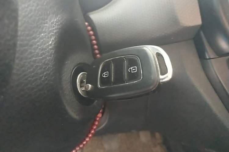 Used Hyundai Verna (older generation) 2017 1.4L Manual Huancai Edition China V Standard Vehicle Key