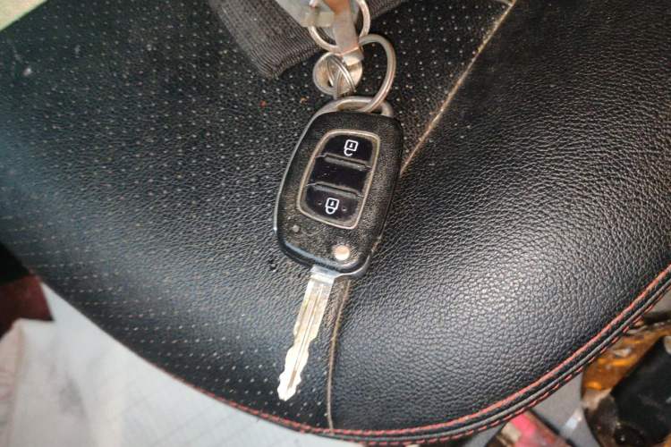 Used Hyundai Verna (older generation) 2017 1.4L Manual Refreshed Version China VI Standard Vehicle Key