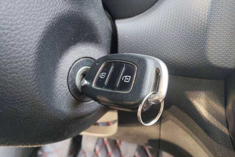 Used Hyundai Verna (older generation) 2017 1.4L Manual Huancai Edition China V Standard Vehicle Key