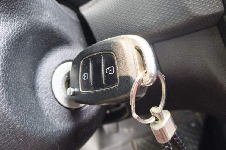Used Hyundai Verna (older generation) 2017 1.4L Manual Refreshed Version China VI Standard Vehicle Key