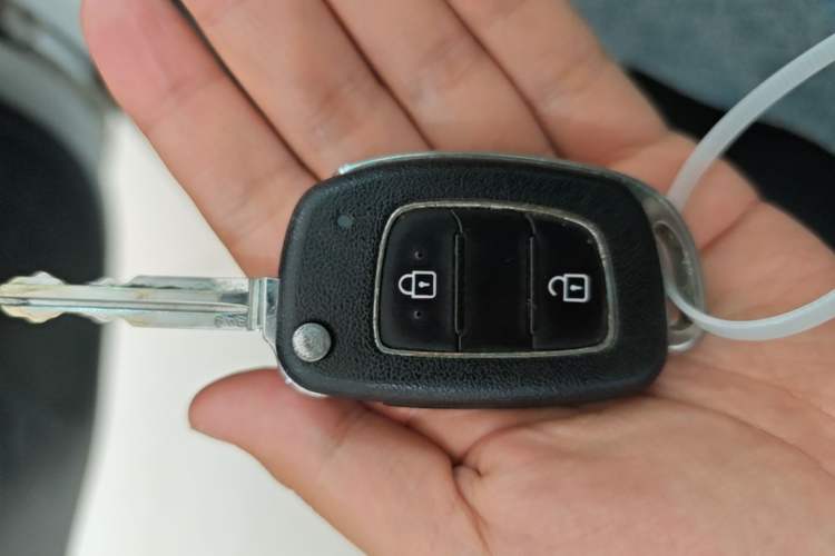 Used Hyundai Verna (older generation) 2017 1.4L Manual Refreshed Version China V Standard Vehicle Key