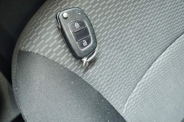Used Hyundai Verna (older generation) 2017 1.4L Manual Huancai Edition China V Standard Vehicle Key