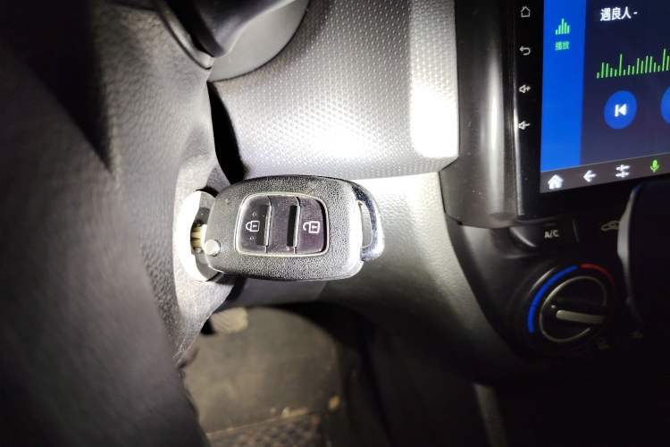 Used Hyundai Verna (older generation) 2017 1.4L Manual Refreshed Version China V Standard Vehicle Key