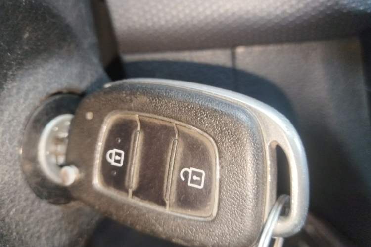 Used Hyundai Verna (older generation) 2017 1.4L Manual Huancai Edition China V Standard Vehicle Key
