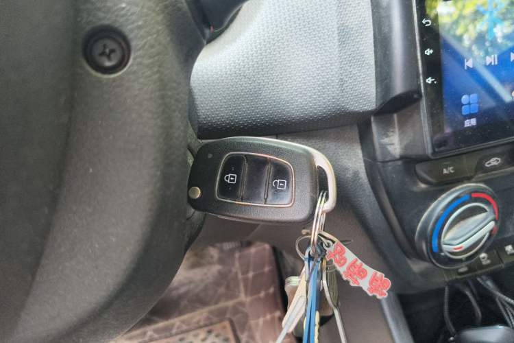 Used Hyundai Verna (older generation) 2017 1.4L Manual Refreshed Version China VI Standard Vehicle Key