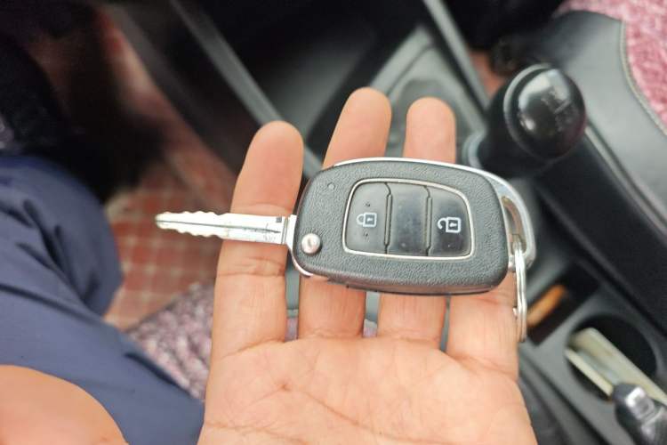 Used Hyundai Verna (older generation) 2017 1.4L Manual Refreshed Version China V Standard Vehicle Key