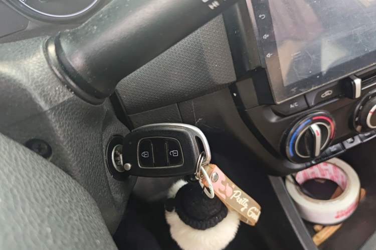 Used Hyundai Verna (older generation) 2017 1.4L Manual Huancai Edition China V Standard Vehicle Key