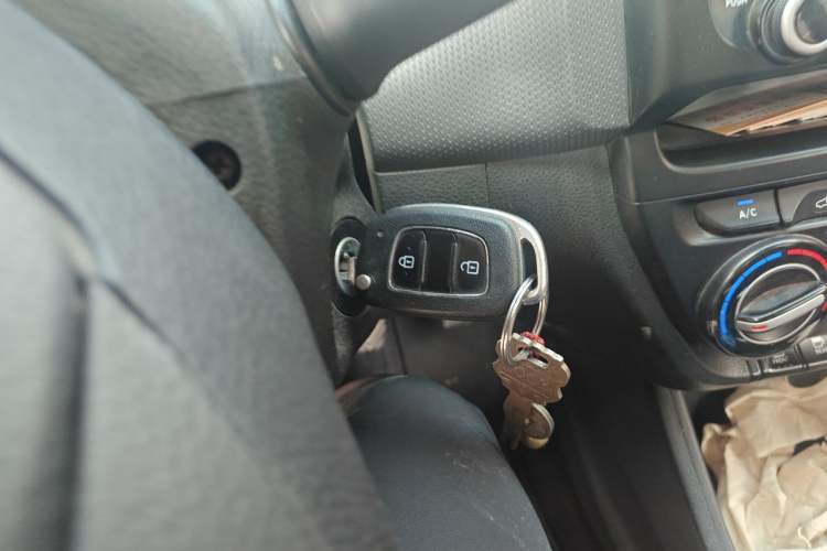 Used Hyundai Verna (older generation) 2017 1.4L Manual Huancai Edition China V Standard Vehicle Key