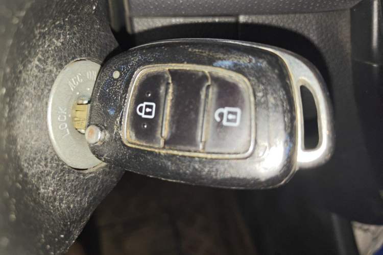 Used Hyundai Verna (older generation) 2017 1.4L Manual Refreshed Version China V Standard Vehicle Key